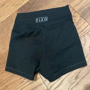 EUC fleo shorts XS